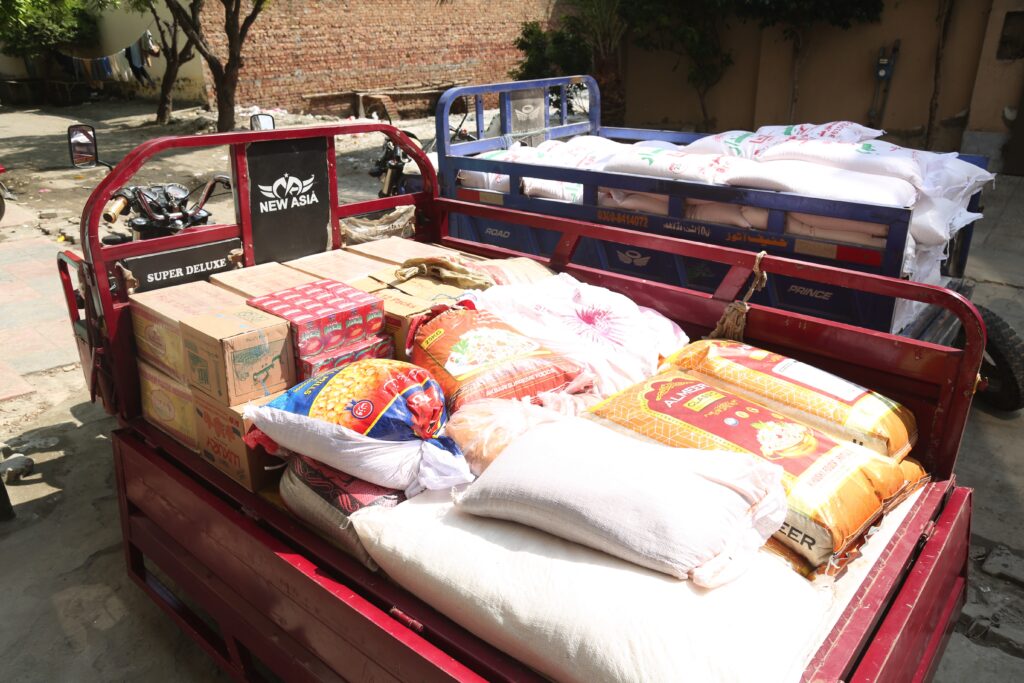 Family food relief programme in Pakistan, photo 5