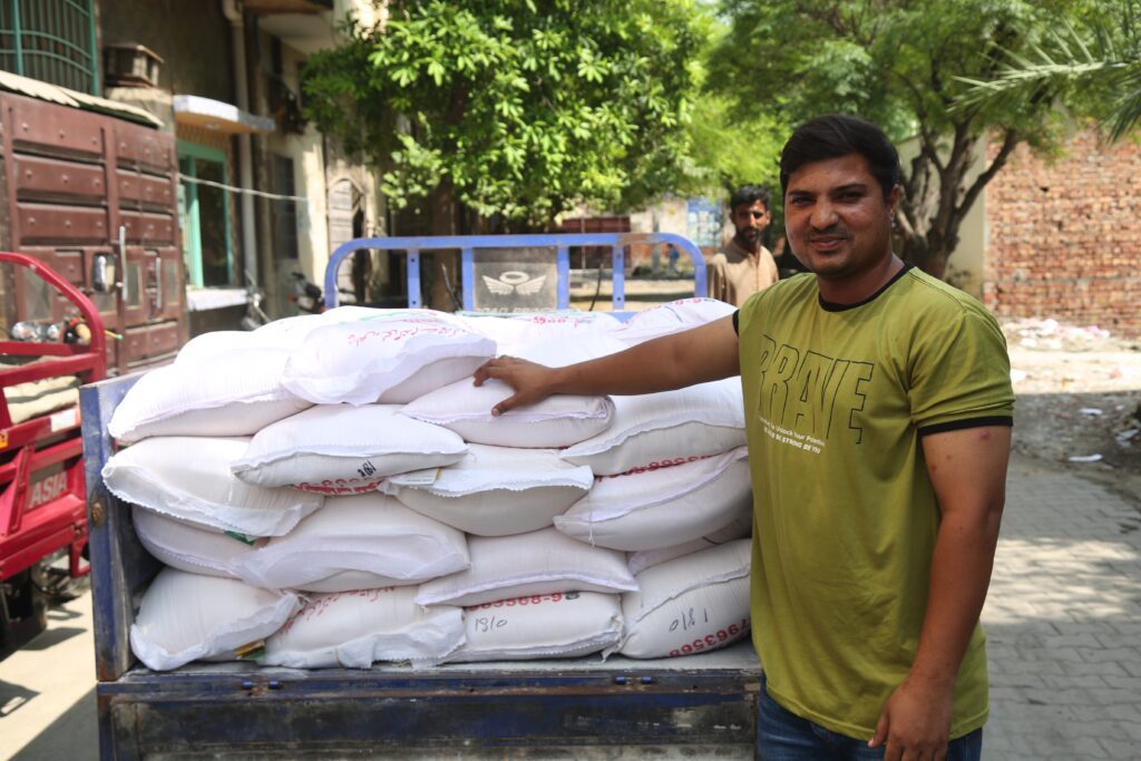 Family food relief programme in Pakistan, photo 6