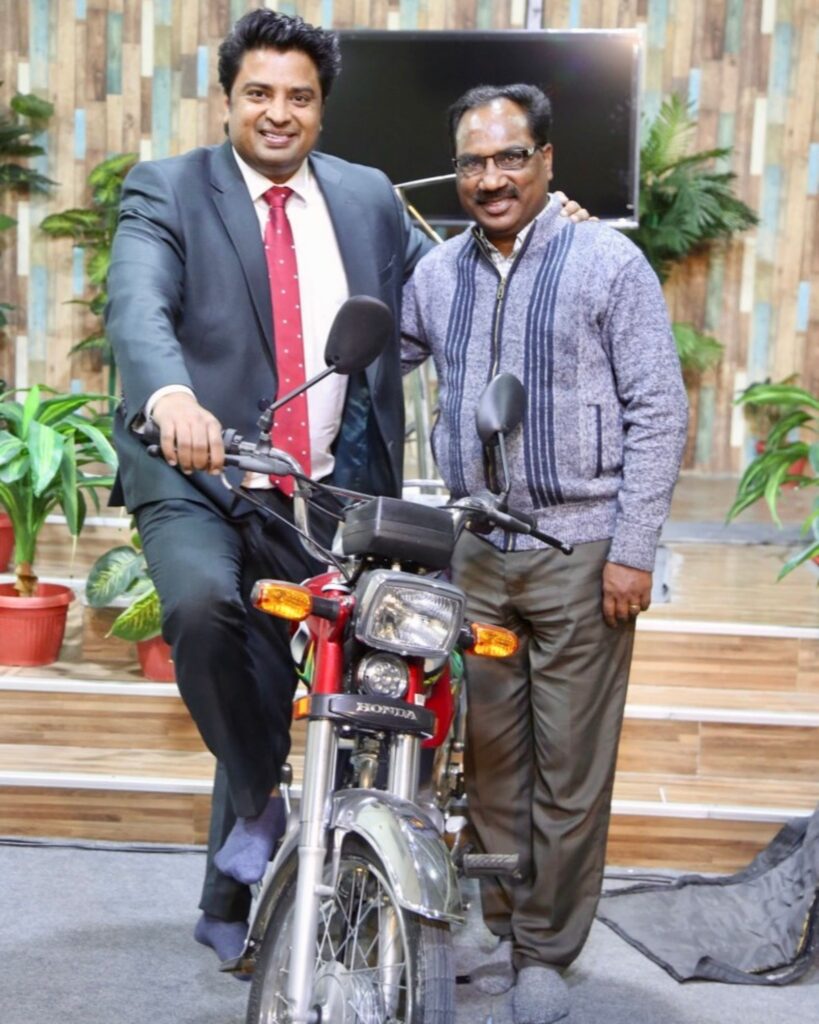 Motorbikes for pastors, photo 01